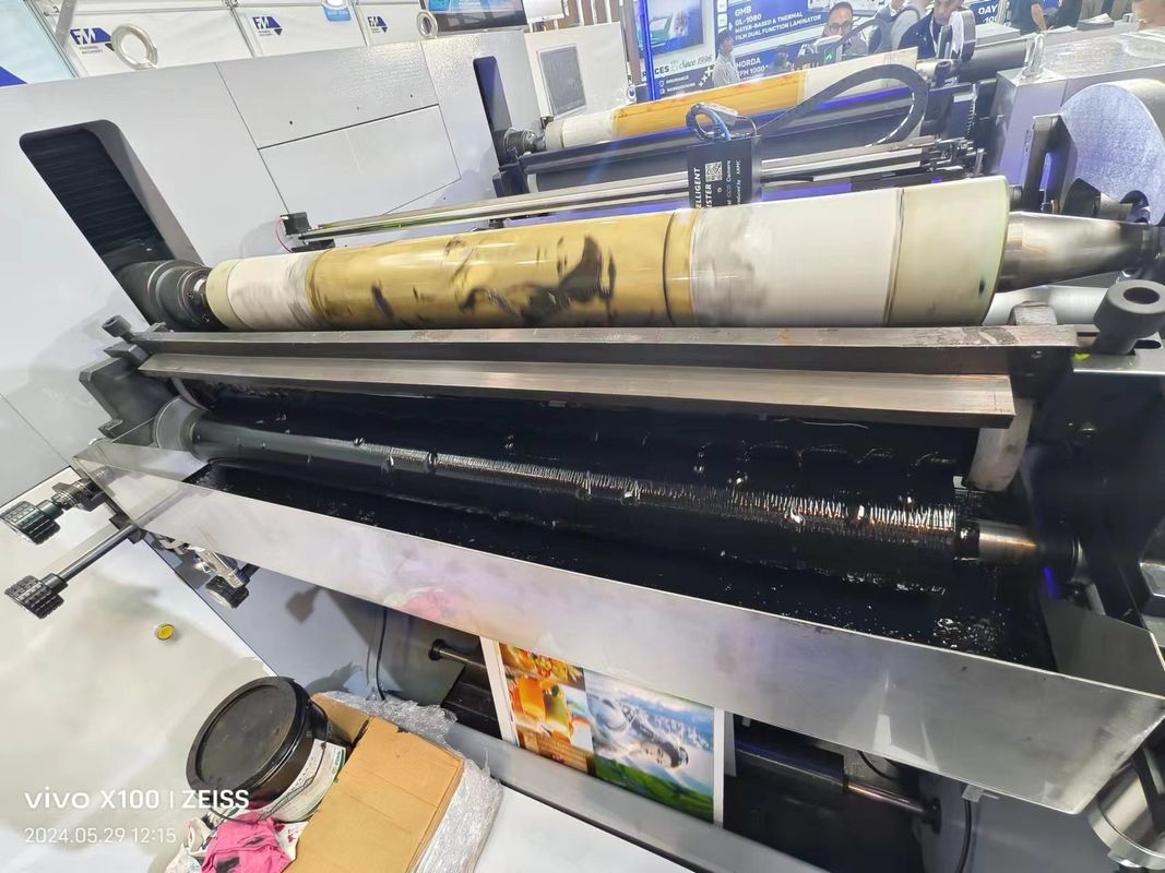 Mesin Pencetakan Flekso Tipe Sleeve dengan Sistem Servo Drive untuk film PET